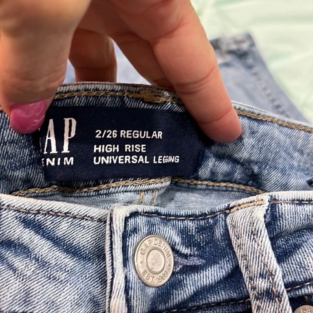 Ladies gap jeans - Picture 2 of 7